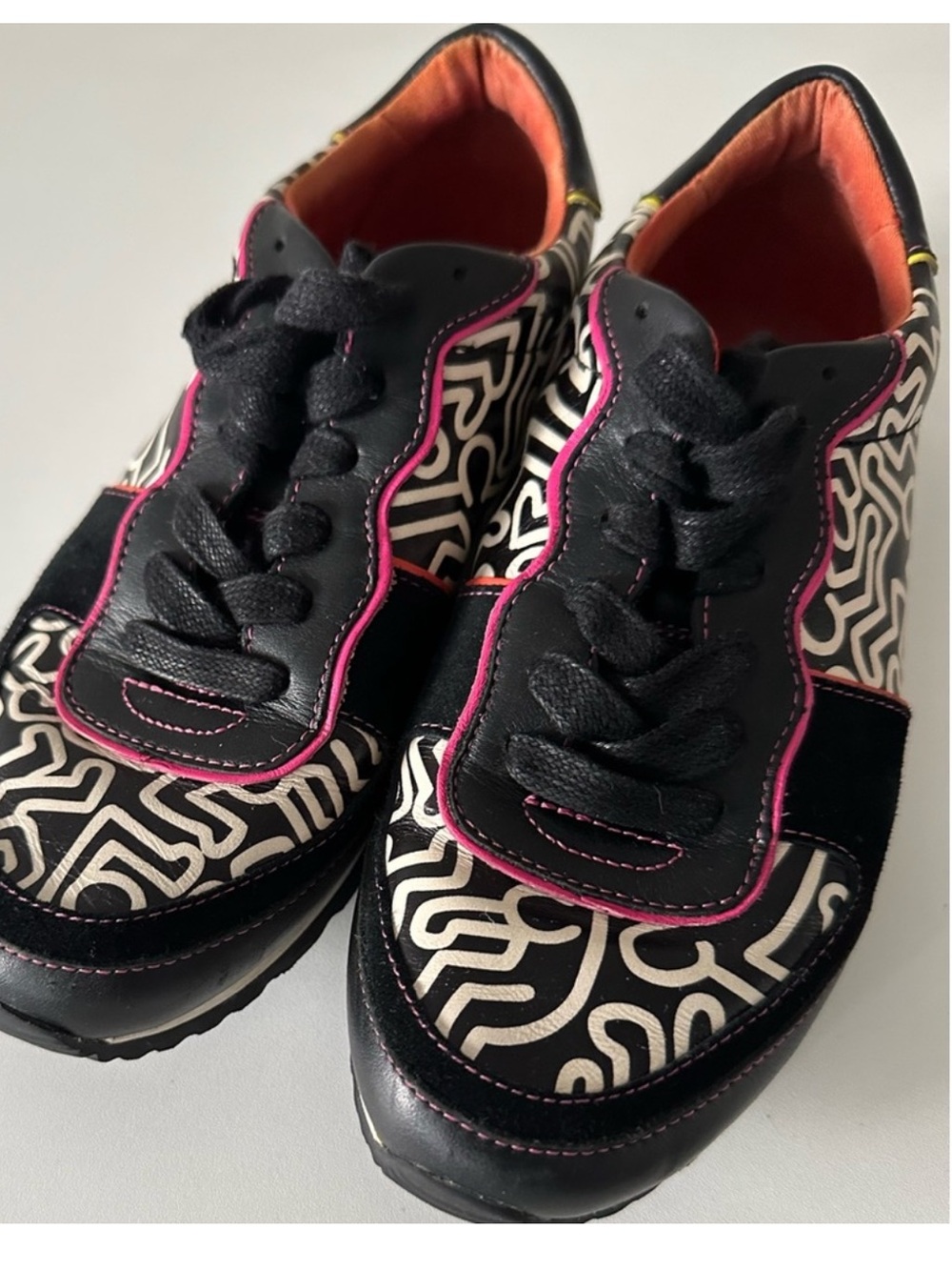 Coach x Keith Haring Collaboration Used twice 
SIZE 11 Women SIZE 9.5 MEN